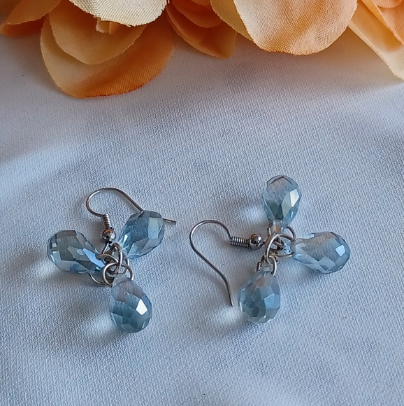 Powder Blue Crystal Bead Clusters - Picture 7 of 8